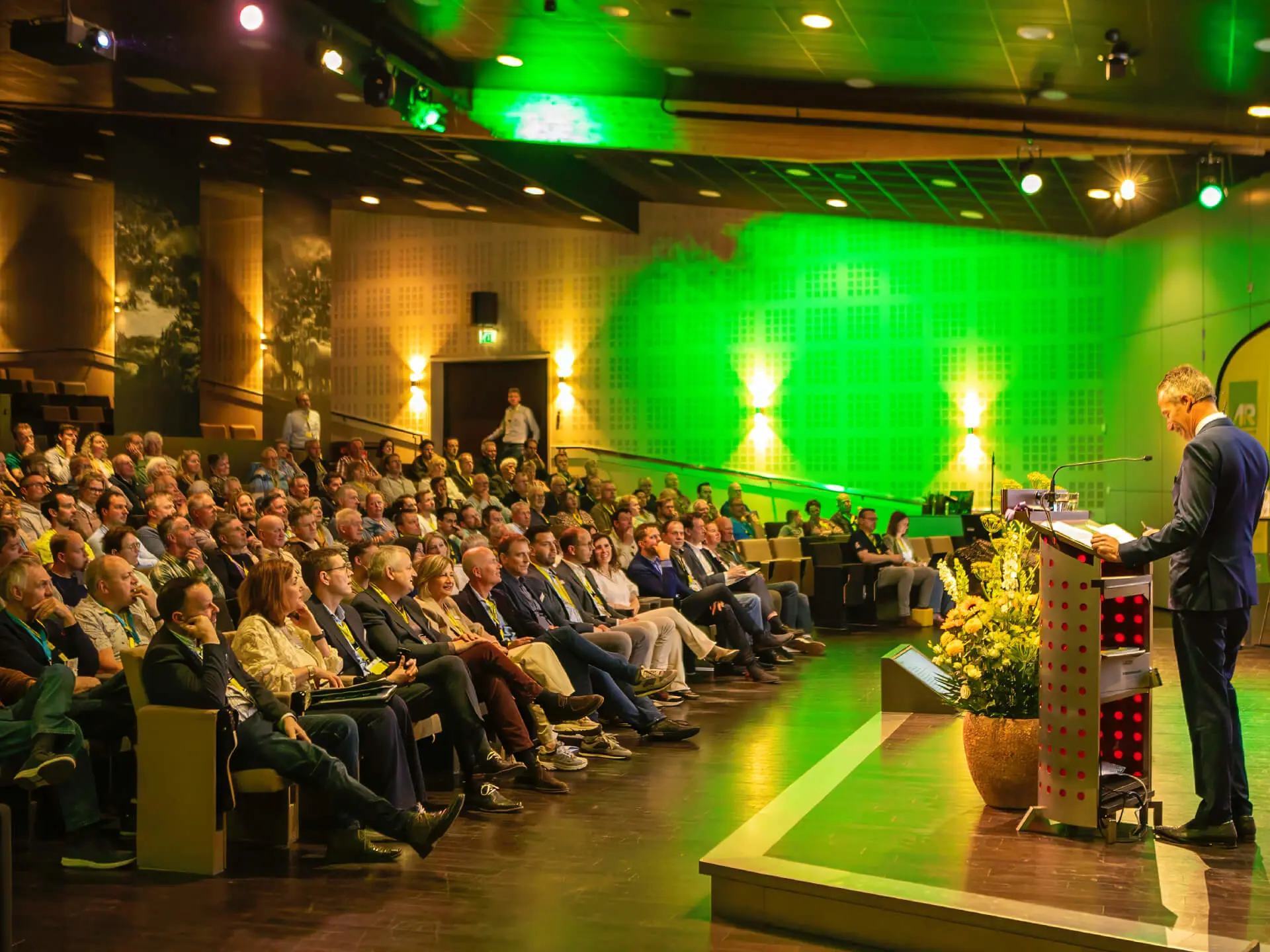 Overzicht zaal tijdens ledenvergadering AgruniekRijnvallei bij Burgers' Zoo